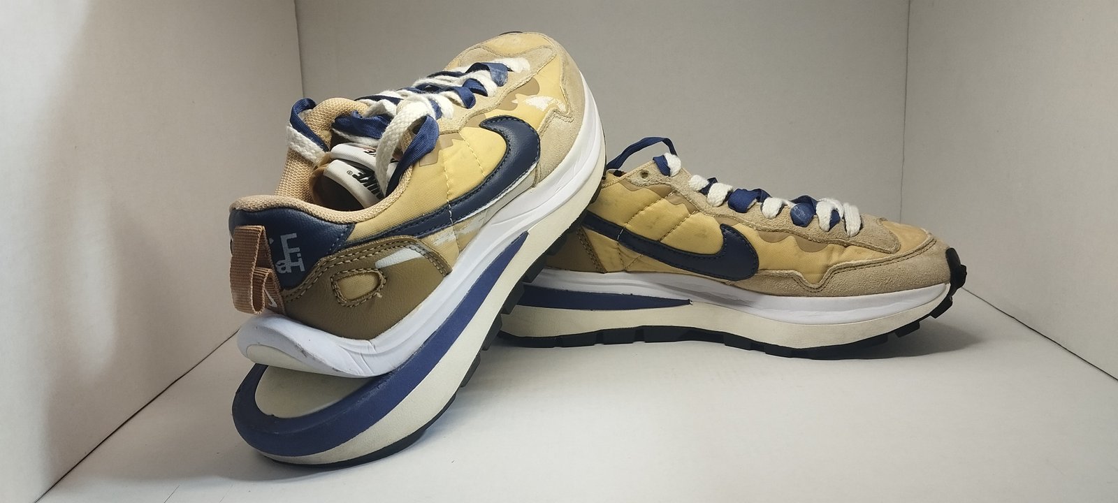 NIKE