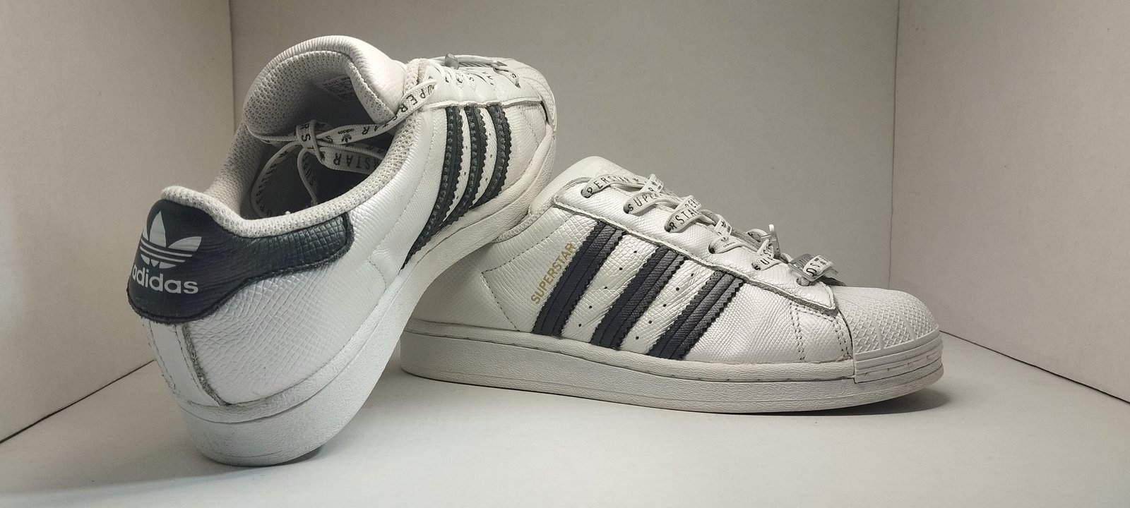ADIDAS SUPERSTAR